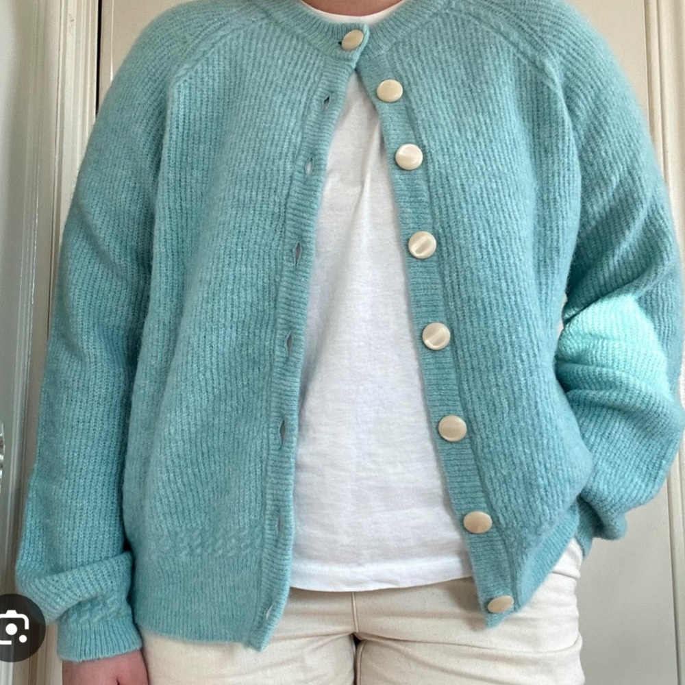 Sezane Othello celadon blue with pearl Buttons